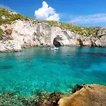 Joya * Agios Leon