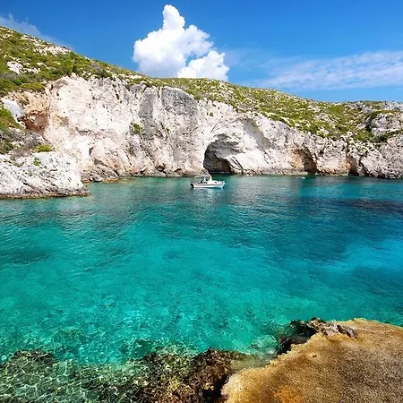 Joya * Agios Leon