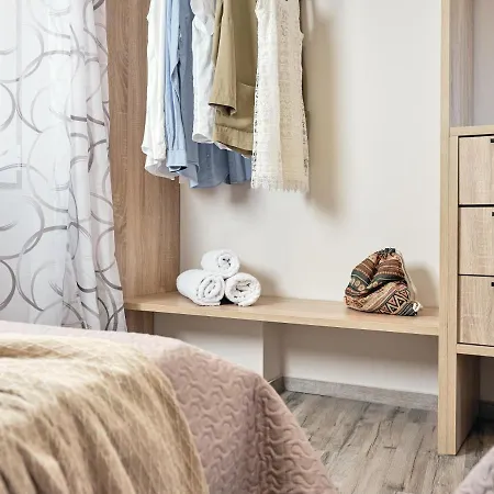 Joya Nyaraló Ájosz Léon